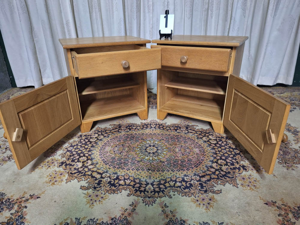 2 stuks licht eiken nachtkastjes/ bijzettafels - Afbeelding 2