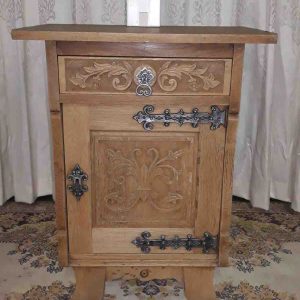 Eiken houtsnijwerk kast