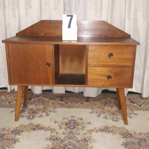 Donker kaptafeltje uit de jaren 70