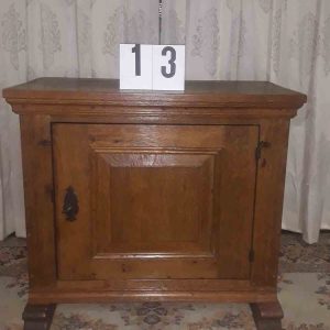 Donker eiken tv-kast met deur