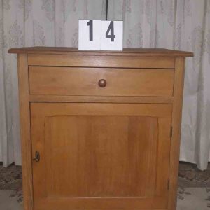 Licht eiken kastje met lade en deur