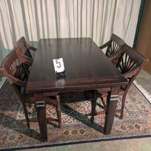 Massief houten eettafel + 6 stoelen - koloniale stijl (160 cm)